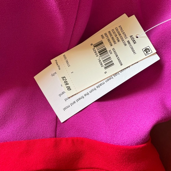 Off the shoulder long gown. Size US 2. - Picture 4 of 5